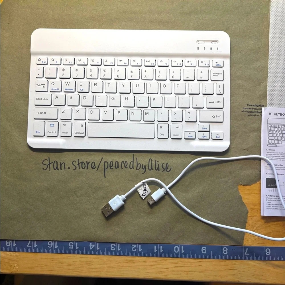 BT BlueTooth -Parts Wireless Keyboard USB Connection *for Parts only not working